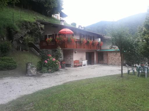 CASETTA INDIPENDENTE NEL VERDE PER 2/3 PERSONE - Housity