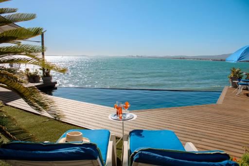 185 on BEACH Boutique Suites - Housity