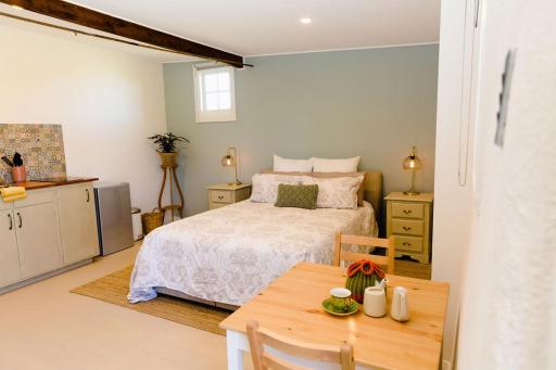 Green Door BnB - Housity