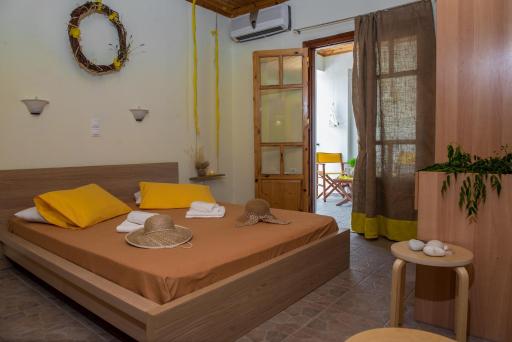 Summer Bed Nydri - Housity