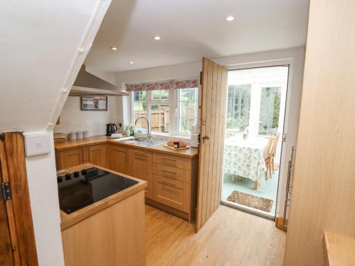 Newbury Cottage - Housity