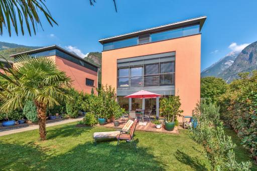 Casa Oliver, tra la Calanca e i castelli di Bellinzona - Housity