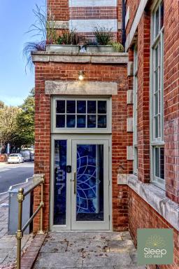 Sleep Hotel - Housity