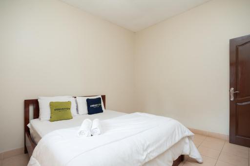 Urbanview Hotel Syariah Insani Cisarua Puncak - Housity