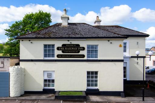 The Railway Inn - Housity