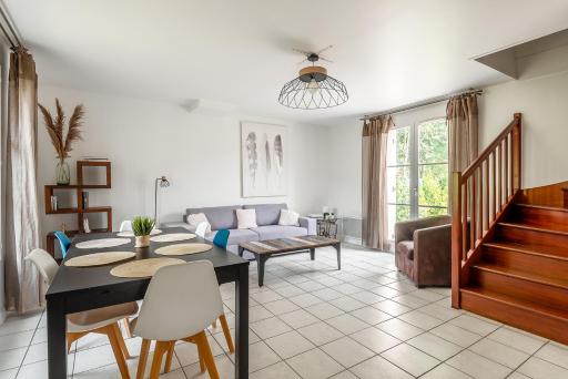 House La Roseraie 3 bedroomed near disneyland paris - Housity