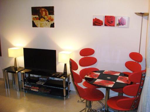 Stunning Studio holiday apartment for 23 on resort, close to beach with 2 pools - Housity