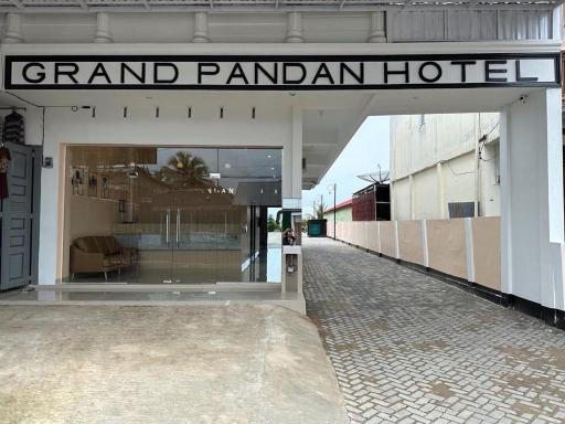 GRAND PANDAN HOTEL - Housity