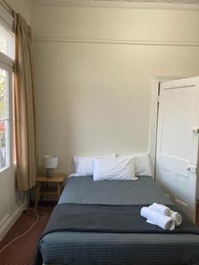 Royal Hotel - Housity