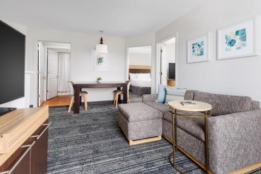 TownePlace Suites Manchester-Boston Regional Airport - Housity