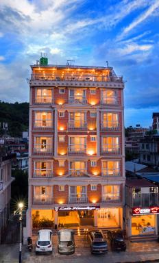 Hotel Lake Himalaya - Housity