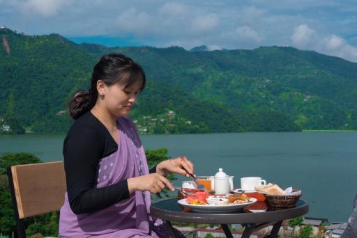 Hotel Lake Himalaya - Housity