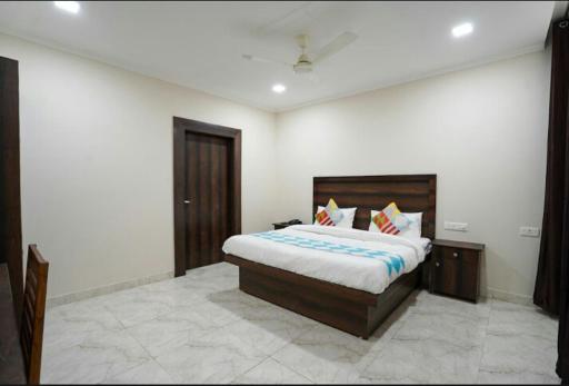 Hotel Midtown - Housity