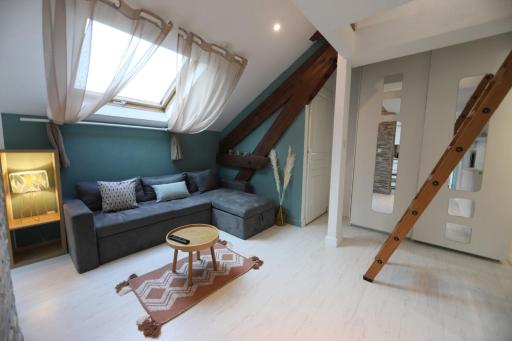 A little nest at the top floor - Housity