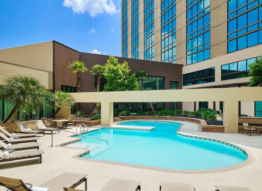 DoubleTree by Hilton San Antonio Airport - Housity