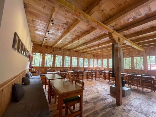 Kongde Peak Guest House - Housity