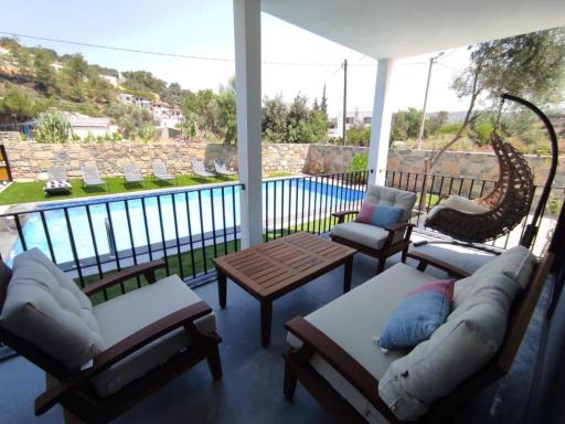 Chic Flat w Pool Patio Garden in Bodrum - Housity