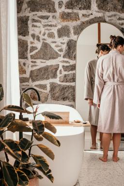 The Oak & Anchor Hotel - Housity