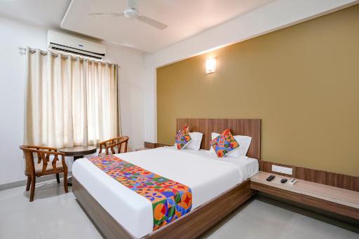 FabHotel Prime Shahu - Housity