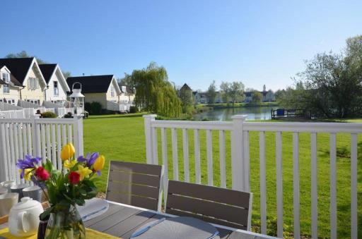 Elouera, 21 Isis Lake - Housity