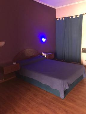 Hotel-Alojamiento Candilejas - Housity