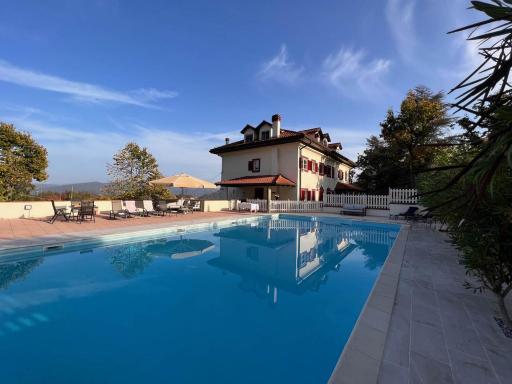 Large villa for 20 guests on large estate with private pool and tennis court Big conference room with facilities VILLAITALY EU - Housity