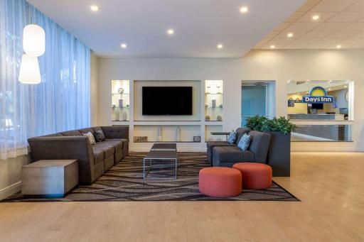 Days Inn by Wyndham Titusville Kennedy Space Center - Housity