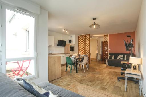 3 Lys Orleans Downtown, free secure parking - Hizvo