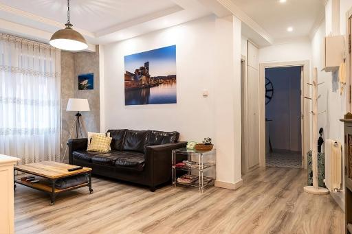 Amplio, luminoso y moderno cerca del Casco Viejo - Housity