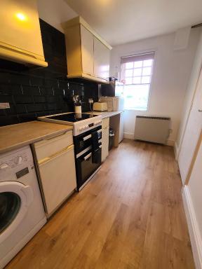VALE VIEW APARTMENT, Prestatyn, North Wales - a smart and stylish, dog-friendly holiday let just a 5 min walk to beach & town! - Housity