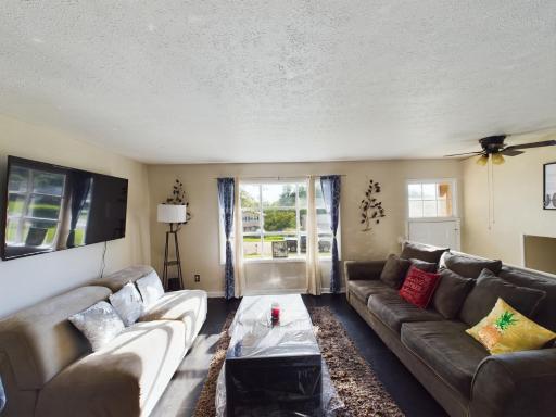 Pine Forest Zen Cottage - 10 Min to Fort Bragg - Housity