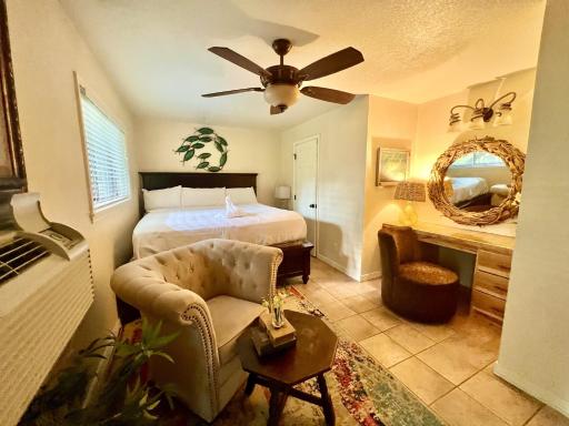 Poolside King Cabana with full kitchen, king bed, sleeper sofa and pool access, Hotel Room - Housity