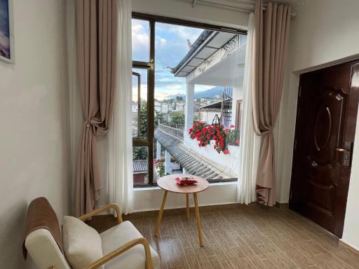 Monster B&B - Housity