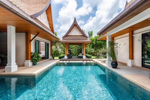 Champagne Pool Villa - Housity