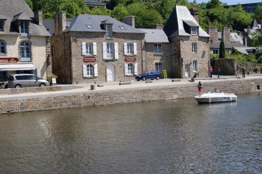 Au Fil De L'eau - Les Remparts - Housity
