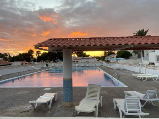 Cozy Bungalow - Housity