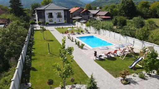 CASA RARES & KARINA - Housity
