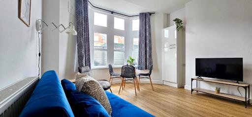 Harlequin Apartments by Switchback Stays - Housity