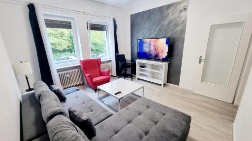 Cozy and Modern 1 Bedroom 3 room Apartment - Housity