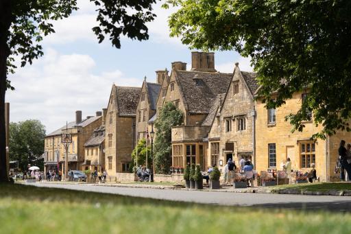 The Lygon Arms - an Iconic Luxury Hotel - Housity