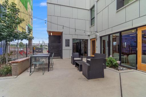 Chic 1-bed in Vibrant Optimist Park apts - Housity