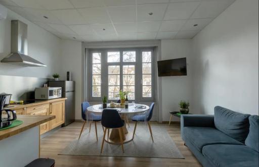 Résidence Harmonie Appartement N 3 Meublé Avec Petit Déjeuner - Housity