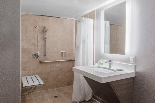 Holiday Inn La Mirada Buena Park, an IHG Hotel - Housity