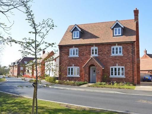 Ainsley House - Housity