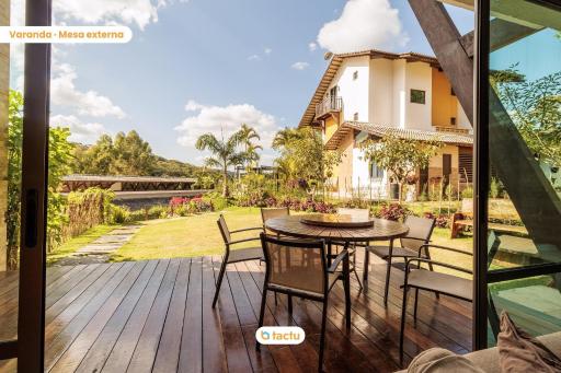 Triplex em condomínio de Guaramiranga por Tactu - Housity