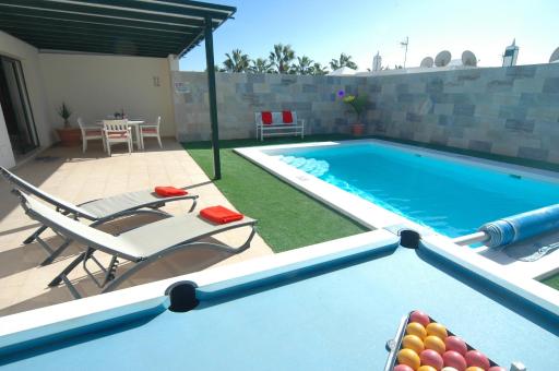 Villa Malva Azul - Lovely 2 Bedroom Villa - Perfect for Smaller Families - Pool Table - Housity
