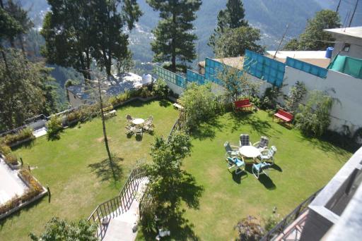 Sardar House, Nathia Gali by LMC - Housity