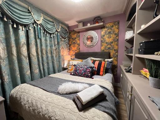 Detached house a room B in Essex - Housity