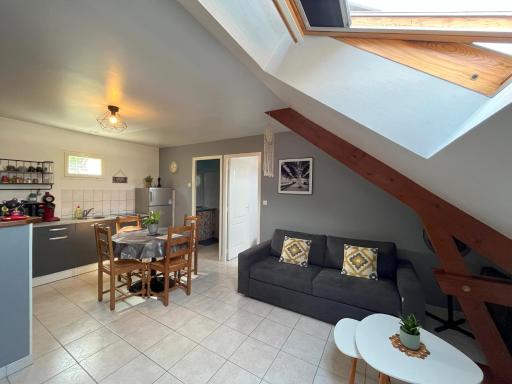 L'Arbre de Vy - T2 42m2 indépendant, 5 pers, garage, proche Gare - Housity