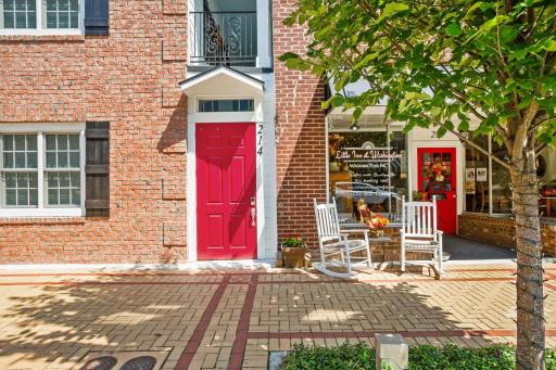 Little Inn on Main - Housity